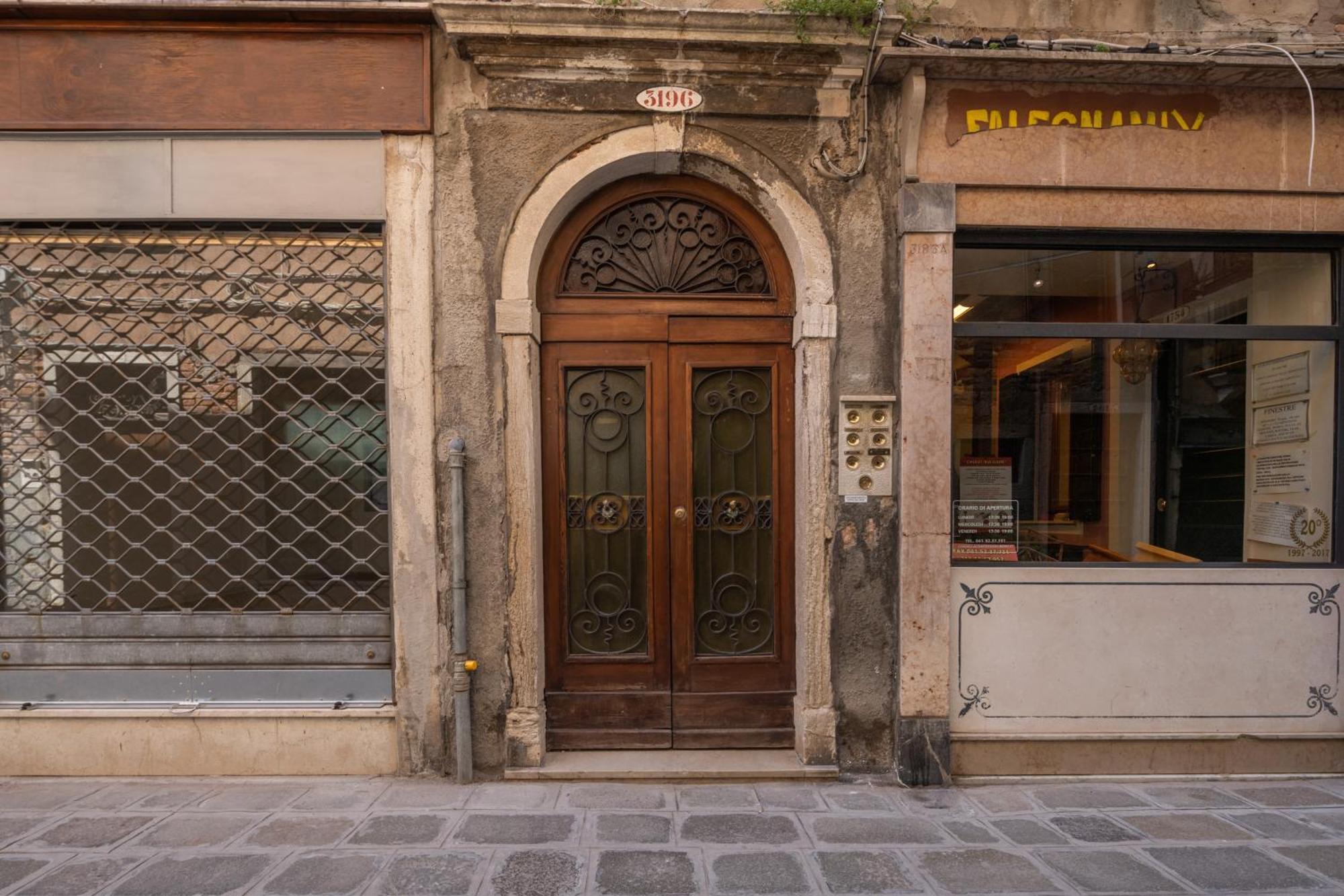 Castello Apartment With Garden R&R Венеция Екстериор снимка